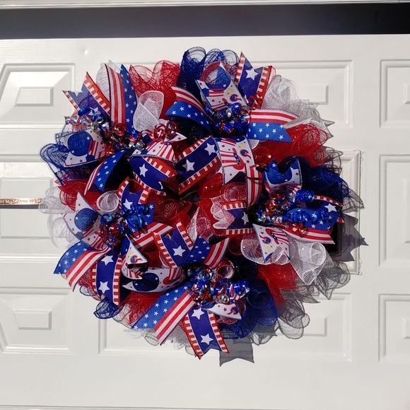 Patriotic Flag Wreath 22" - Picture 2 of 7